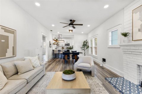 Casa en venta en Tampa, Florida, 2 dormitorios, 104.79 m2 № 2386237 - foto 7