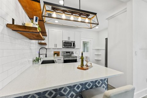 Casa en venta en Tampa, Florida, 2 dormitorios, 104.79 m2 № 2386237 - foto 12