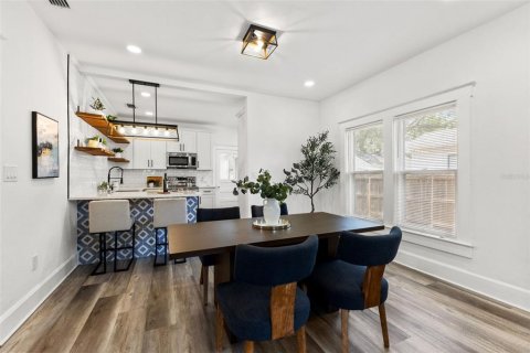 Casa en venta en Tampa, Florida, 2 dormitorios, 104.79 m2 № 2386237 - foto 10