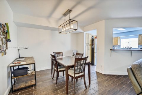 Condominio en venta en Plantation, Florida, 2 dormitorios, 108.05 m2 № 1922924 - foto 11