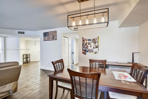 Condominio en venta en Plantation, Florida, 2 dormitorios, 108.05 m2 № 1922924 - foto 13