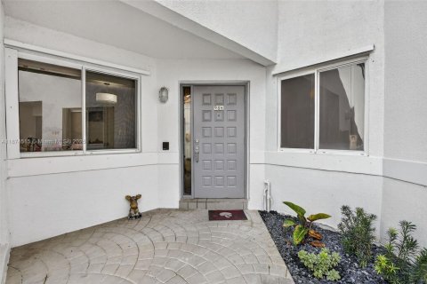 Condominio en venta en Plantation, Florida, 2 dormitorios, 108.05 m2 № 1922924 - foto 5