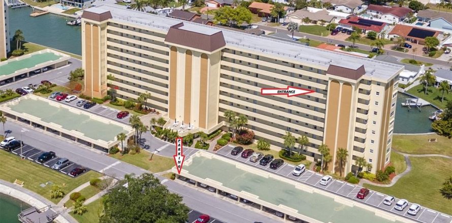 Condo in Saint Petersburg, Florida, 2 bedrooms  № 1640931