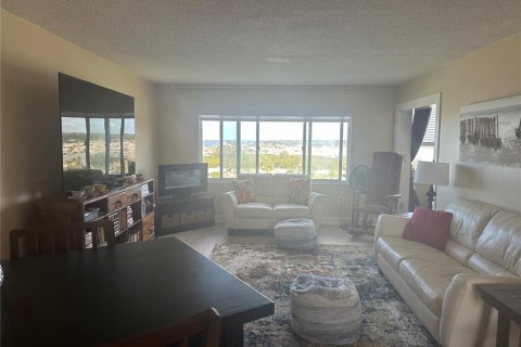 Condo in Saint Petersburg, Florida, 2 bedrooms  № 1640931 - photo 6