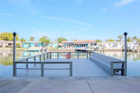 Condo in Saint Petersburg, Florida, 2 bedrooms  № 1640931 - photo 30