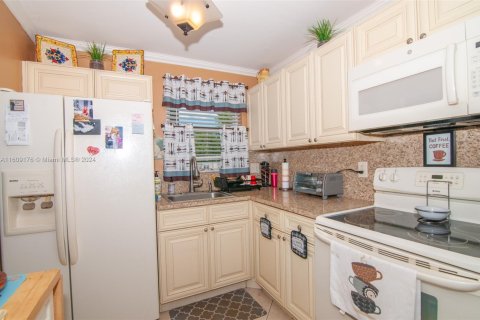 Condo in Sunrise, Florida, 1 bedroom  № 1232541 - photo 9