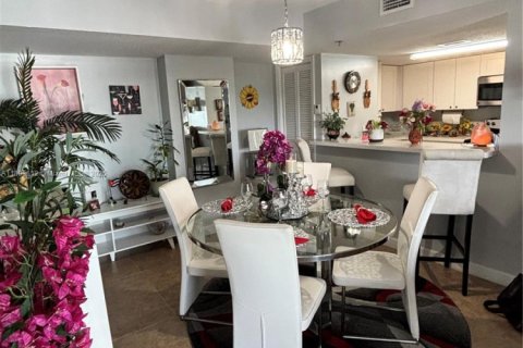 Condominio en venta en Miami, Florida, 2 dormitorios, 95.69 m2 № 1951934 - foto 14