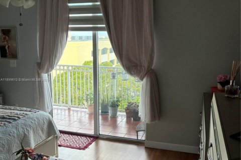 Condominio en venta en Miami, Florida, 2 dormitorios, 95.69 m2 № 1951934 - foto 25