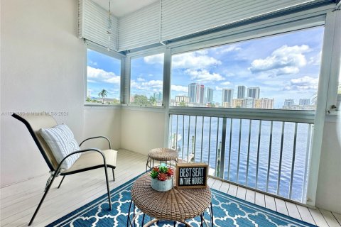 Condominio en venta en Hallandale Beach, Florida, 2 dormitorios, 110.55 m2 № 1713629 - foto 6