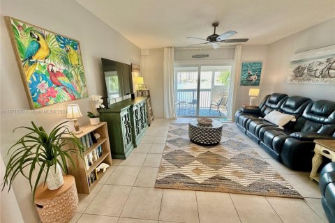 Condominio en venta en Hallandale Beach, Florida, 2 dormitorios, 110.55 m2 № 1713629 - foto 8