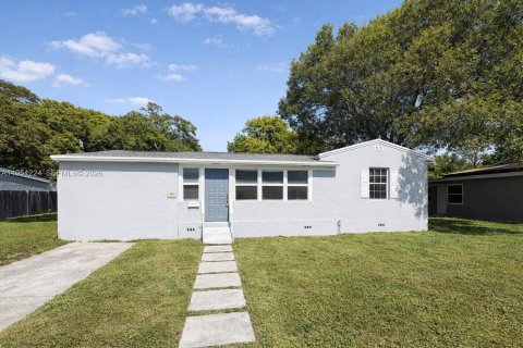 Дом в Форт-Лодердейл, Флорида 3 спальни, 113.81м2 № 2008976