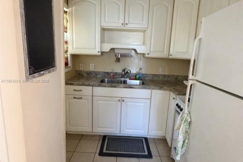 Купить виллу или дом в Форт-Лодердейл, Флорида 3 спальни, 113.81м2, № 2008976 - фото 4