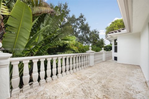 Villa ou maison à vendre à Miami, Floride: 4 chambres, 345.22 m2 № 1990483 - photo 18
