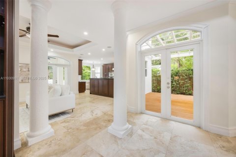 Villa ou maison à vendre à Miami, Floride: 4 chambres, 345.22 m2 № 1990483 - photo 10