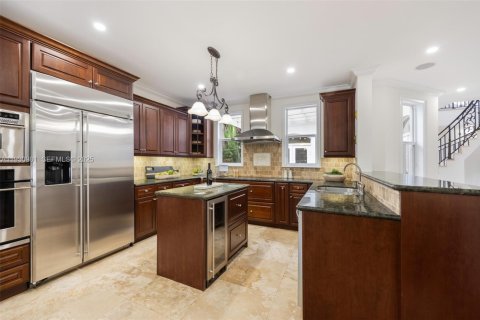 Villa ou maison à vendre à Miami, Floride: 4 chambres, 345.22 m2 № 1990483 - photo 8