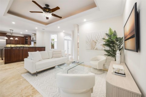 Villa ou maison à vendre à Miami, Floride: 4 chambres, 345.22 m2 № 1990483 - photo 6