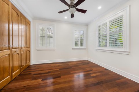 Villa ou maison à vendre à Miami, Floride: 4 chambres, 345.22 m2 № 1990483 - photo 23