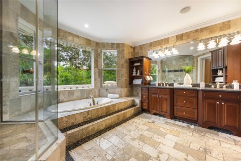 Villa ou maison à vendre à Miami, Floride: 4 chambres, 345.22 m2 № 1990483 - photo 20