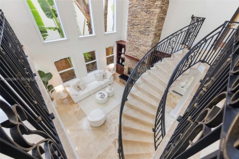 Villa ou maison à vendre à Miami, Floride: 4 chambres, 345.22 m2 № 1990483 - photo 13