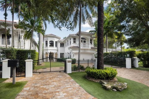 Villa ou maison à vendre à Miami, Floride: 4 chambres, 345.22 m2 № 1990483 - photo 2
