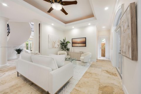 Villa ou maison à vendre à Miami, Floride: 4 chambres, 345.22 m2 № 1990483 - photo 5