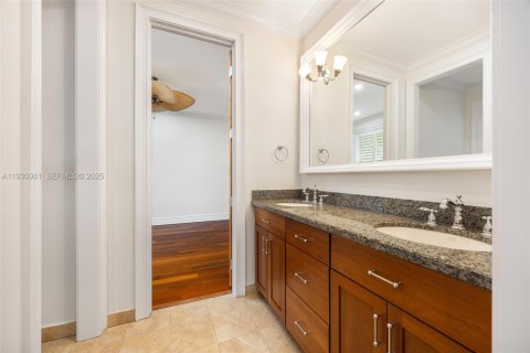 Villa ou maison à vendre à Miami, Floride: 4 chambres, 345.22 m2 № 1990483 - photo 26