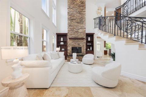 Villa ou maison à vendre à Miami, Floride: 4 chambres, 345.22 m2 № 1990483 - photo 3