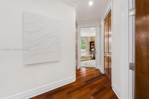 Villa ou maison à vendre à Miami, Floride: 4 chambres, 345.22 m2 № 1990483 - photo 19