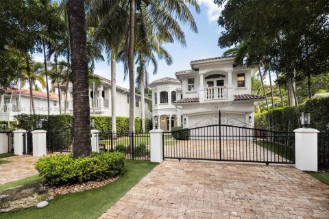 Villa ou maison à vendre à Miami, Floride: 4 chambres, 345.22 m2 № 1990483 - photo 1