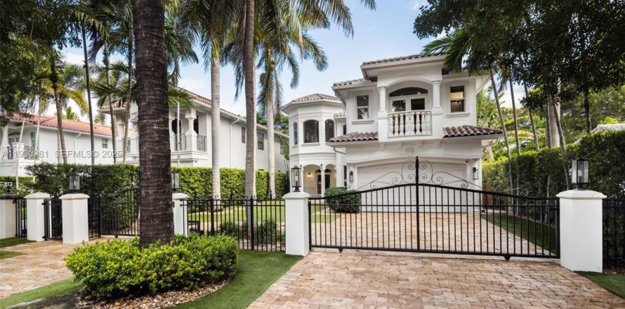 Villa ou maison à Miami, Floride 4 chambres, 345.22 m2 № 1990483