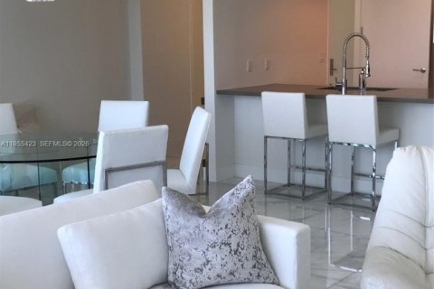 Condominio en alquiler en Miami Beach, Florida, 2 dormitorios, 136.1 m2 № 2010202 - foto 4