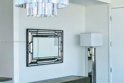 Condominio en alquiler en Miami Beach, Florida, 2 dormitorios, 136.1 m2 № 2010202 - foto 6