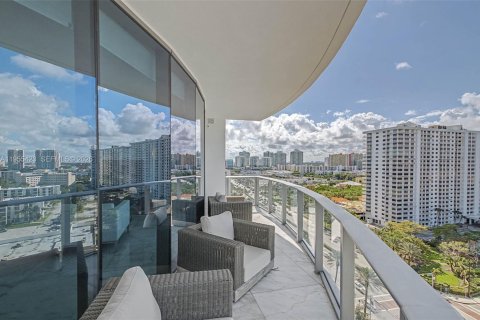 Condominio en alquiler en Miami Beach, Florida, 2 dormitorios, 136.1 m2 № 2010202 - foto 25