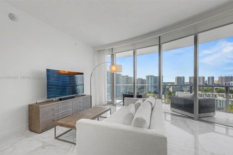 Condominio en alquiler en Miami Beach, Florida, 2 dormitorios, 136.1 m2 № 2010202 - foto 12