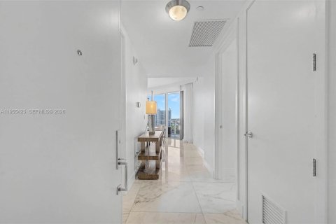 Condominio en alquiler en Miami Beach, Florida, 2 dormitorios, 136.1 m2 № 2010202 - foto 24