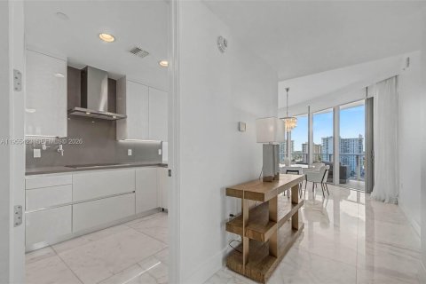 Condominio en alquiler en Miami Beach, Florida, 2 dormitorios, 136.1 m2 № 2010202 - foto 23