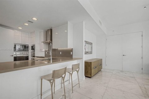 Condominio en alquiler en Miami Beach, Florida, 2 dormitorios, 136.1 m2 № 2010202 - foto 17