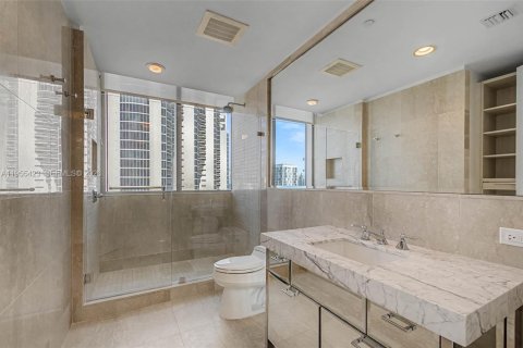 Condominio en alquiler en Miami Beach, Florida, 2 dormitorios, 136.1 m2 № 2010202 - foto 22