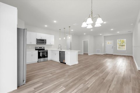 Villa ou maison à louer à Ocala, Floride: 4 chambres, 170.29 m2 № 2427118 - photo 5