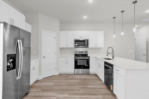 Villa ou maison à louer à Ocala, Floride: 4 chambres, 170.29 m2 № 2427118 - photo 6