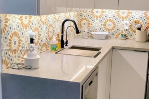 Condo in Fort Lauderdale, Florida, 2 bedrooms № 2030835 - photo 11