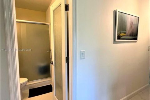 Condo in Fort Lauderdale, Florida, 2 bedrooms № 2030835 - photo 29