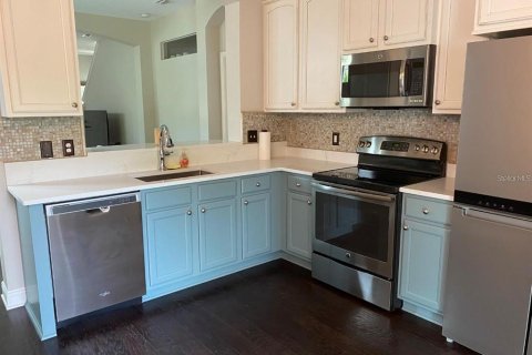 Casa en venta en Tampa, Florida, 3 dormitorios, 175.59 m2 № 2385651 - foto 3