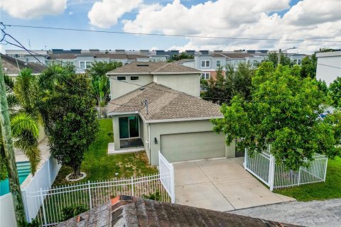 Casa en venta en Tampa, Florida, 3 dormitorios, 175.59 m2 № 2385651 - foto 25