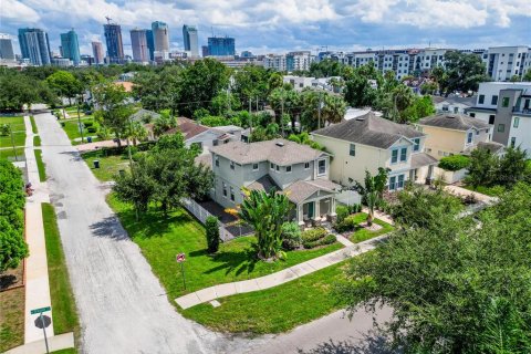 Casa en venta en Tampa, Florida, 3 dormitorios, 175.59 m2 № 2385651 - foto 14