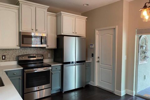Casa en venta en Tampa, Florida, 3 dormitorios, 175.59 m2 № 2385651 - foto 4