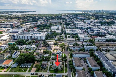 Casa en venta en Tampa, Florida, 3 dormitorios, 175.59 m2 № 2385651 - foto 23