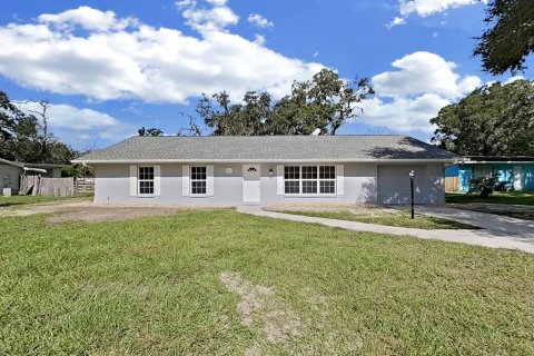 House in Dade City, Florida 3 bedrooms, 130.99 sq.m. № 2369757