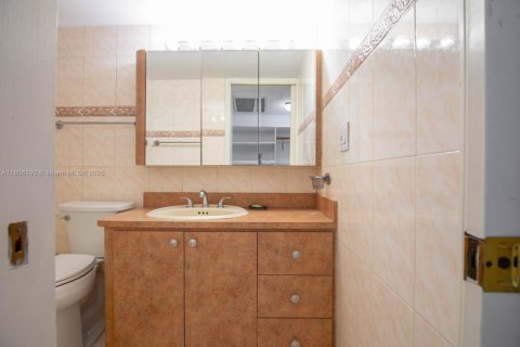 Copropriété à vendre à Miami Beach, Floride: 2 chambres, 97.36 m2 № 2022640 - photo 9