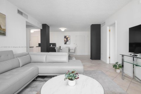 Copropriété à vendre à Miami Beach, Floride: 2 chambres, 97.36 m2 № 2022640 - photo 12